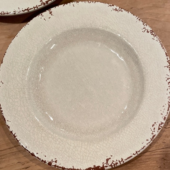 Williams Sonoma set of 2 Rustic White Crackle Melamine Farmhouse salad plates - Picture 2 of 5